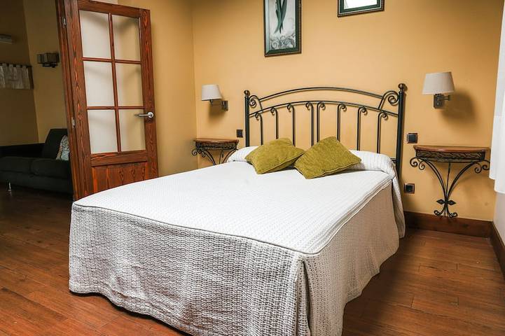 Appartement entier, Appartement en attiq-semi rustico -Appartement-Sdb privée avec baignoire à jets in Solares, Medio Cudeyo