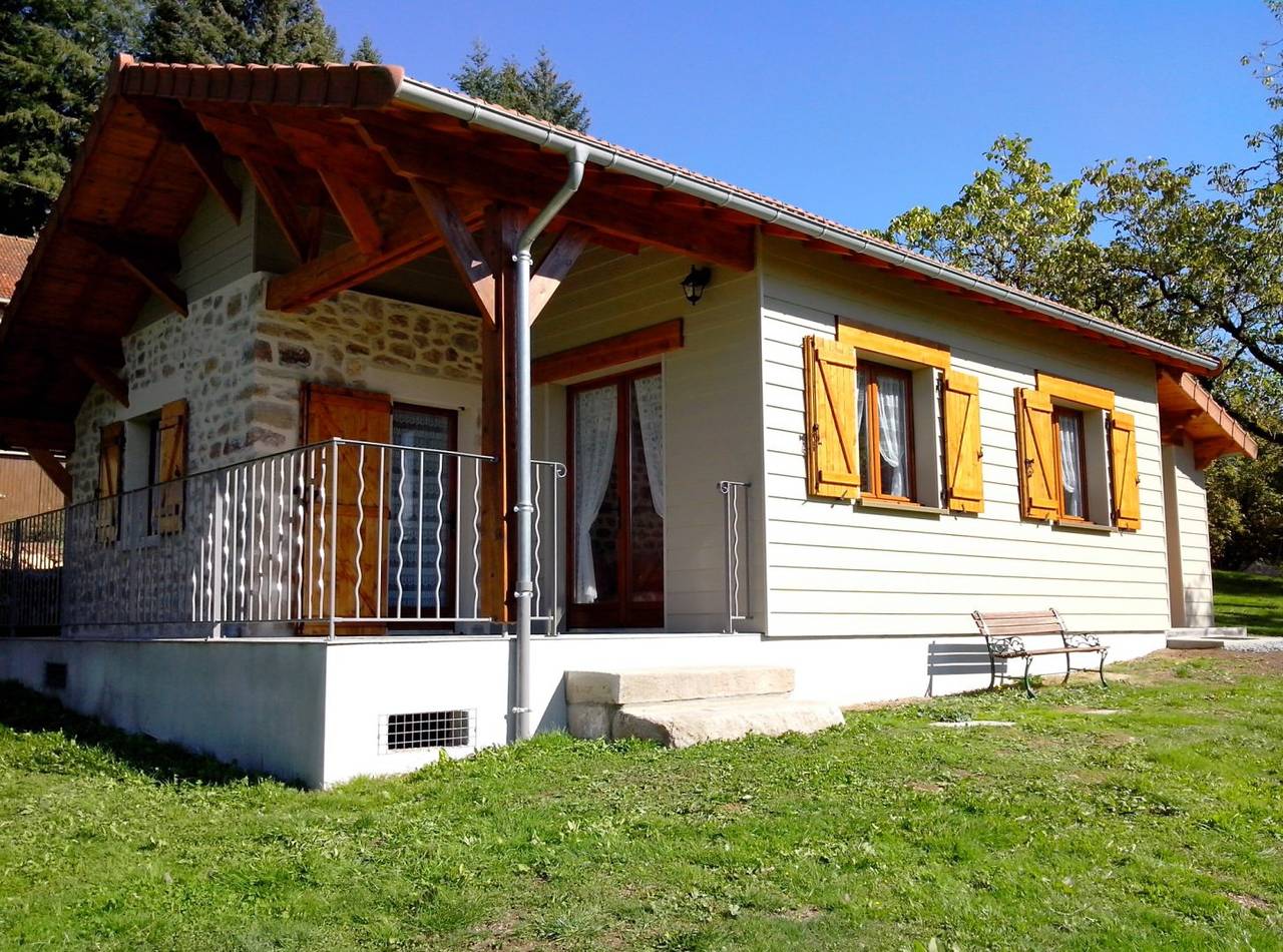 Gite La Grisolla in Saint-Pardoux-Morterolles, Parc Naturel Régional de Millevaches en Limousin