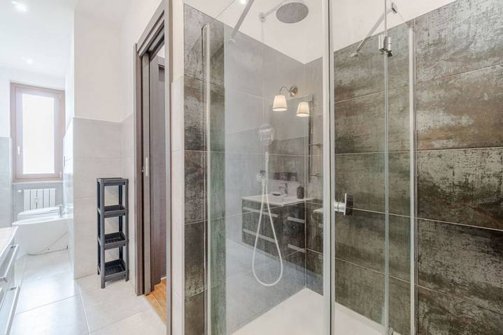 Appartamento intero, GuestHost - Modern Bright Flat in Turin in Torino, Provincia di Torino