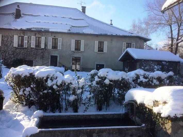 Location de vacances pour 21 personnes, avec Balcon et Jacuzzi ainsi que Terrasse et Jardin à Verrens-Arvey