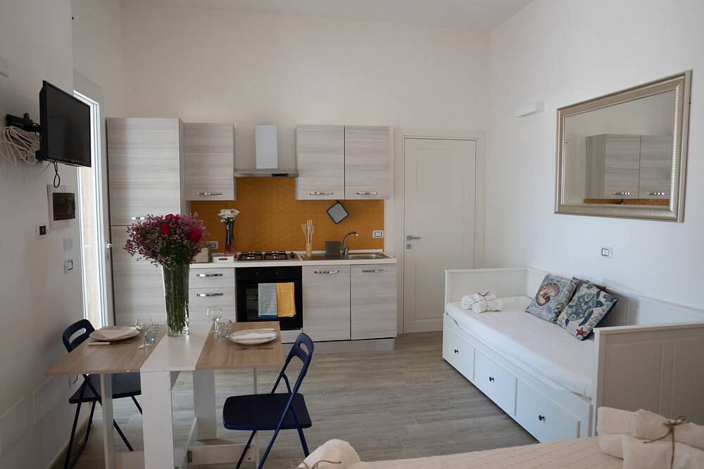 Lupa Di Mare - Ostro (Deluxe studio apartment with garden) in Punta Prosciutto, Golf von Tarent