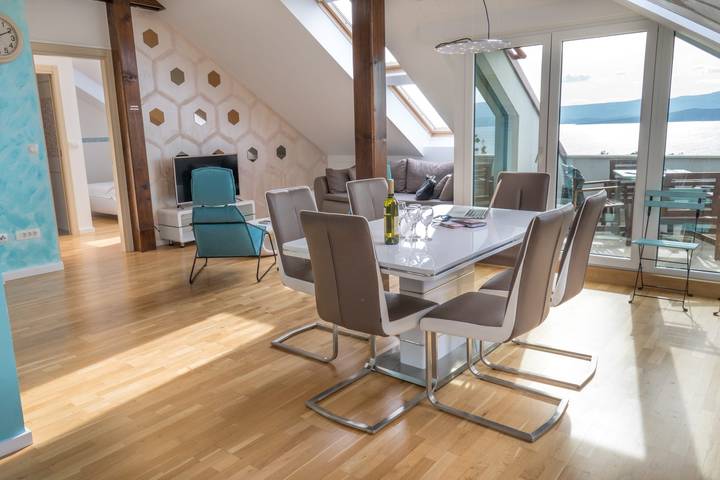 Gîte pour 6 personnes, avec balcon, adapté aux familles à Bol - 2