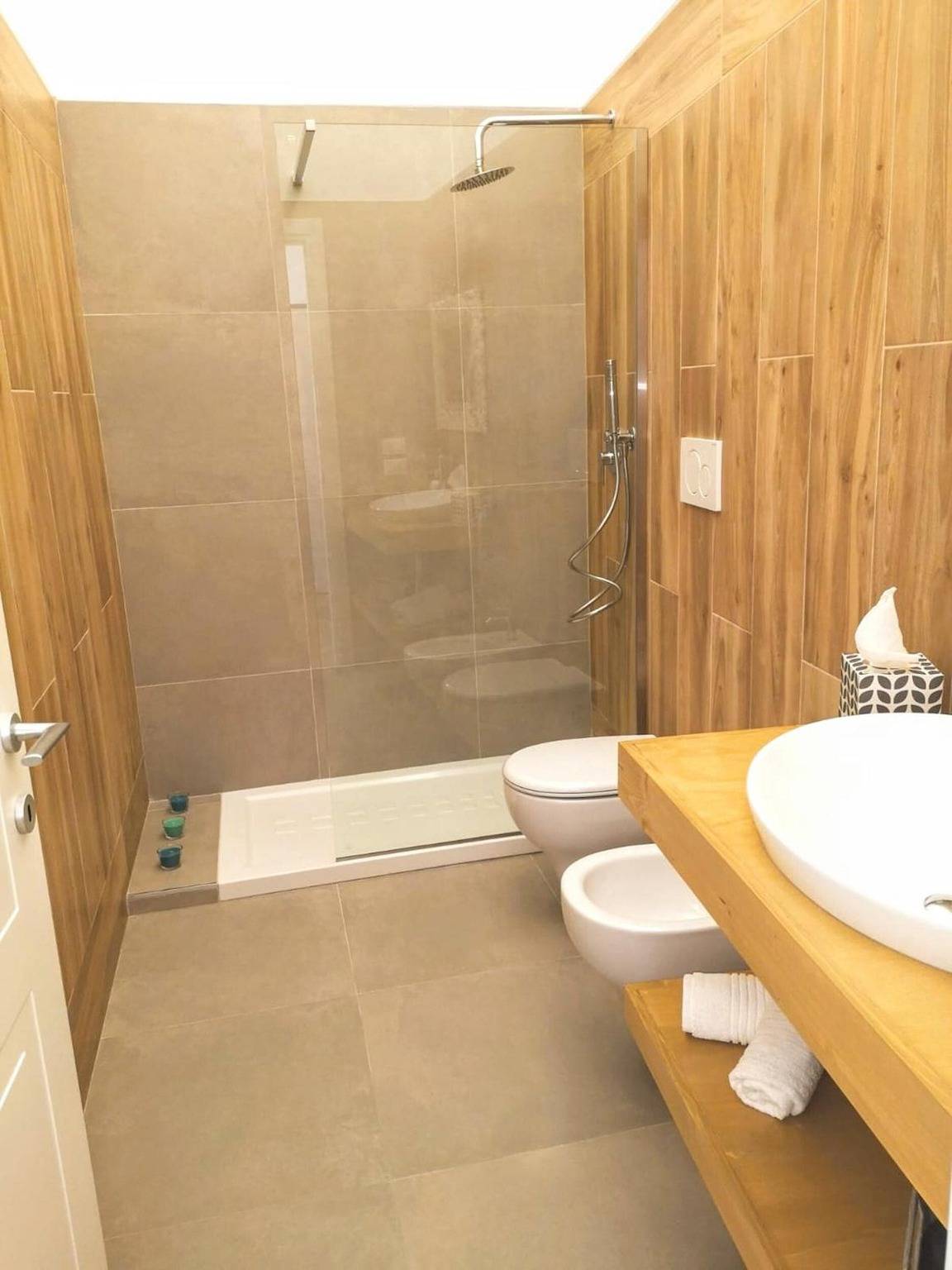 Zimmer 'Camera Tripla - Orchidea Celeste' mit Meerblick, Wlan und Klimaanlage in Manfredonia, Gargano