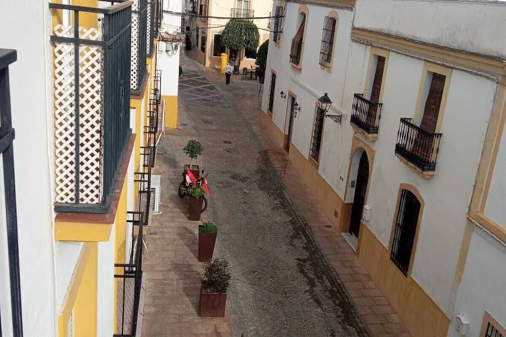 Entire apartment, Tourist lodging \"Los Naranjos\". in Almodóvar del Río, Córdoba Province