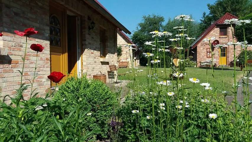 Ferienhaus für 7 Personen, mit Whirlpool und Sauna sowie Terrasse und Garten in Bastorf