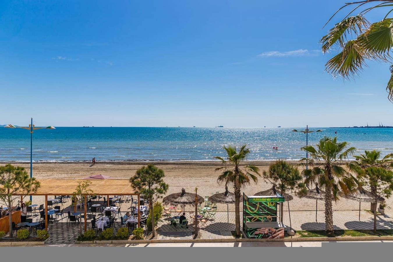 Apartamento entero, Aqua Vista Apartment | Waterfront Balcony Escape in Durrës, Albania