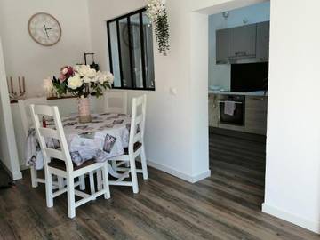 Gîte pour 4 personnes, avec jardin ainsi que piscine et vue à Eyguières