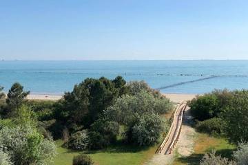 Gîte pour 6 personnes, avec piscine et balcon, animaux acceptés à Lido Adriano