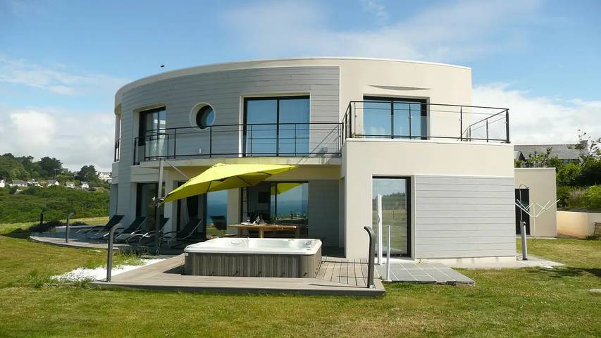 Location de vacances pour 8 personnes, avec jardin et jacuzzi à Telgruc-sur-Mer