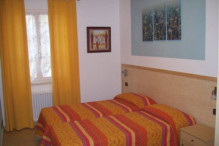 Ganze Wohnung, Wohnung mit 2 Schlafzimmer  Garten ,Beheizter Pool, Parkplatz, WiFi in Malcesine, Gardasee-Berge