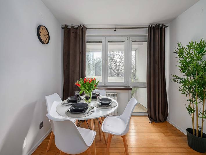 Ganze Wohnung, Wola Flat in der Nähe des Stadtzentrums in Warschau, Masowien