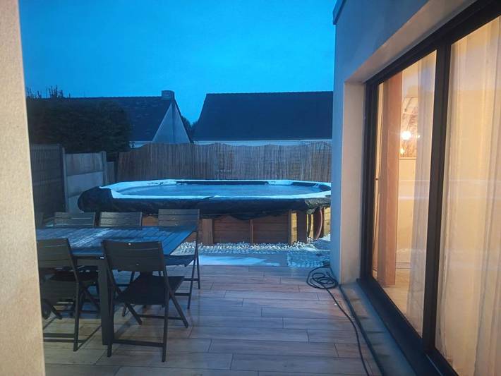 Location de vacances pour 8 personnes, avec piscine ainsi que jardin et jacuzzi à Carquefou - 2