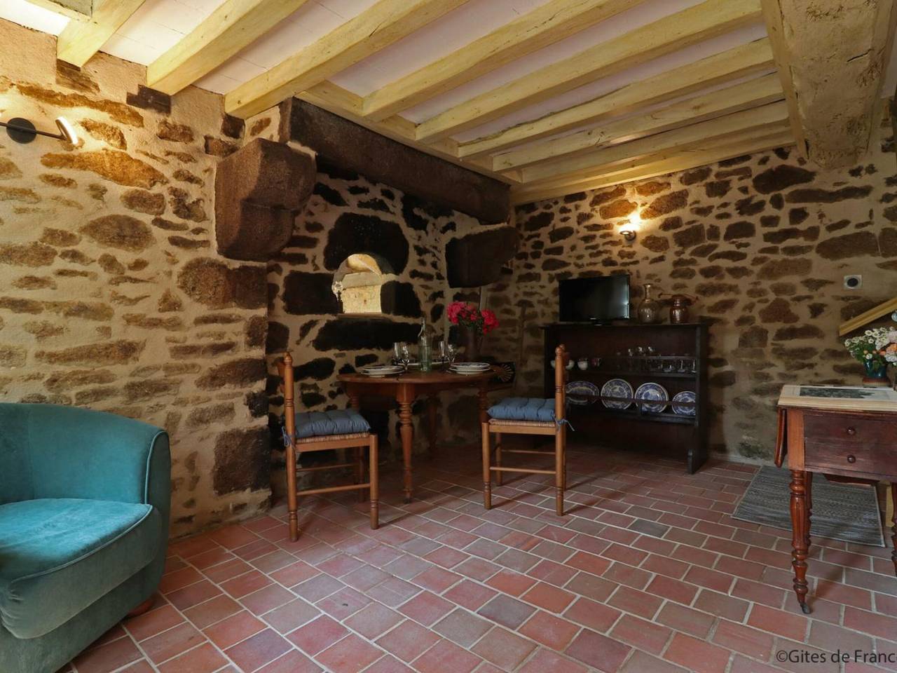 Maison historique du 15ème siècle avec jardin à La Carneille in La Carneille, Région d'Argentan