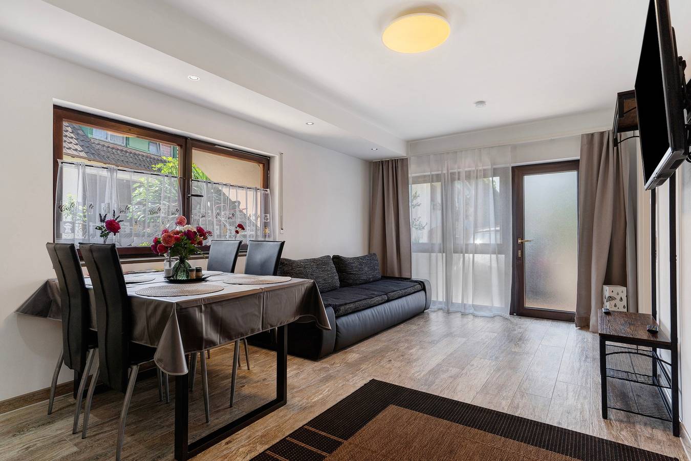 Ganze Wohnung, Klimatisierte Ferienwohnung Santa Gabriella mit Privatterrasse und Wlan in Herbolzheim, Südschwarzwald