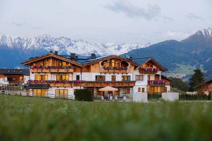 Vakantieappartement voor 8 personen, with uitzicht and sauna as well as tuin in Fiss