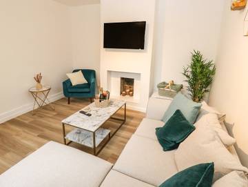 Holiday Home for 4 People in Buxton, Peak District, Photo 2