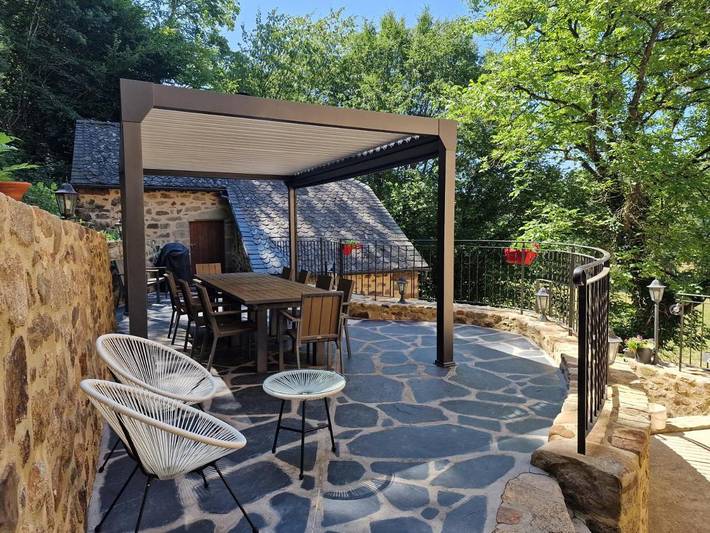 Location de vacances pour 14 personnes, avec piscine ainsi que jardin et vue, adapté aux familles à Saint-Martial-de-Gimel - 3