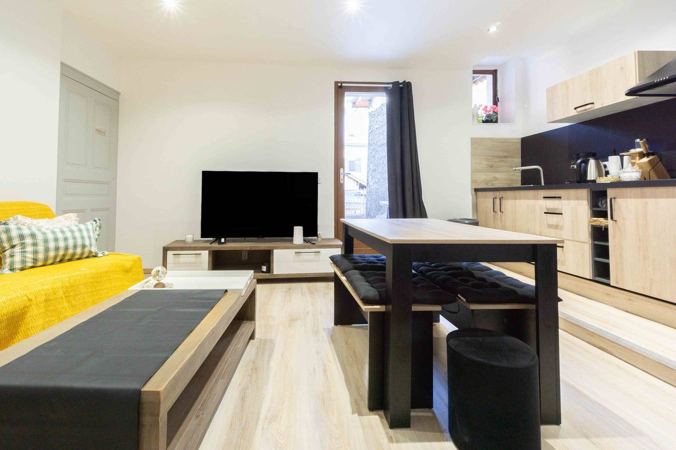 Apartamento entero, Apartamento "Saint Antoine En Montagne" con terraza privada y Wi-Fi in Saint-Jean-de-Maurienne, Región de Saint-Jean-de-Maurienne