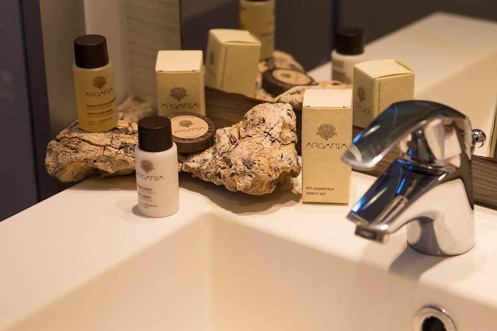 Campo Vecchio Sole & Piscine in Ghisonaccia, Corte und Umgebung