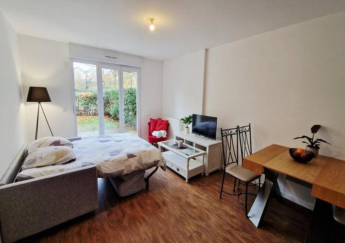 Gîte pour 4 personnes, avec jardin ainsi que vue et terrasse à Claye-Souilly - 4