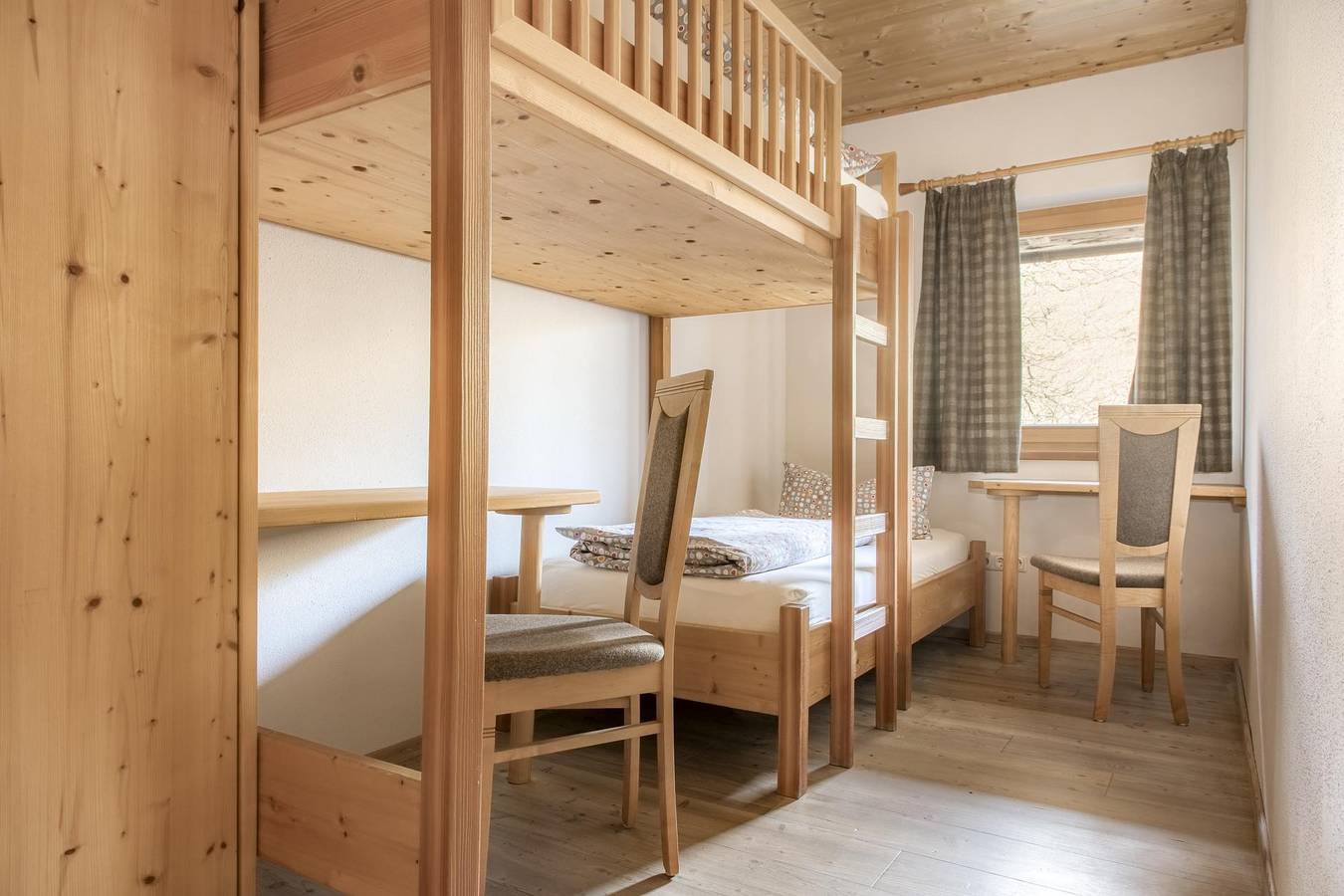 Family room, shower, toilet, balcony in Salzkammergut Mountains, Scheffau am Tennengebirge