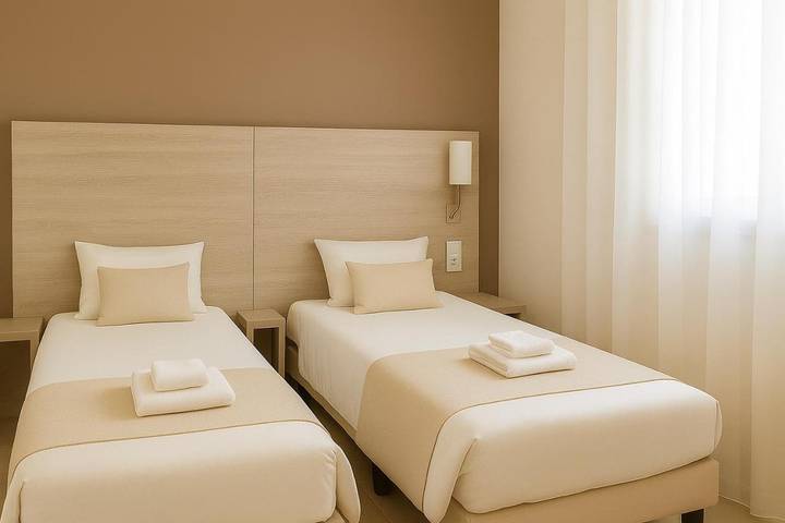 Hôtel pour 4 personnes, avec vue ainsi que jardin et piscine à Collias - 3