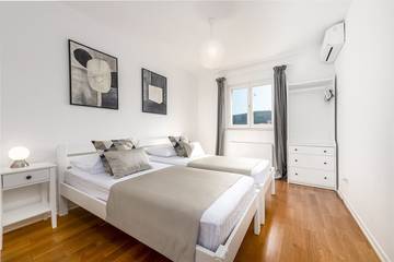 Villa for 9 People in Srebreno, Dubrovnik-Neretva, Photo 2