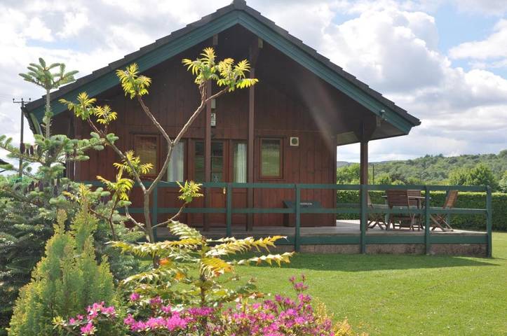 Lodge for 4 people, with garden and view in Falkirk