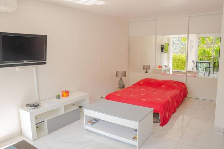 Gîte pour 2 personnes, avec jardin ainsi que terrasse et vue à La Turbie - 3