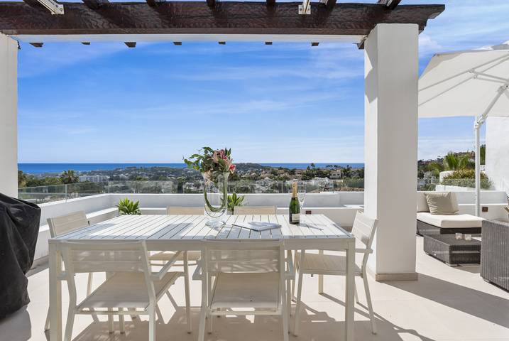 Ferienwohnung für 6 Personen, mit Meerblick und Balkon sowie Terrasse und Garten in Marbella - 2