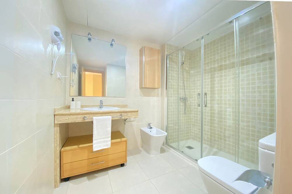 Entire apartment, Penthouse with pool and parking – Only 300 meters from the beach! in Playas de Vera, Vera