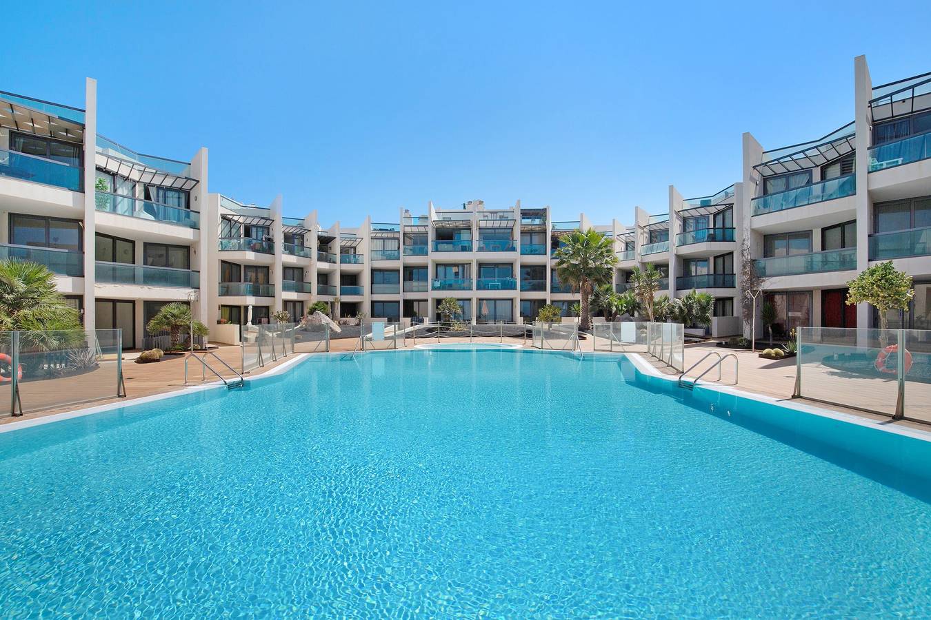 Appartement entier, Appartement de vacances "Nautilus Sea View" près de la plage avec piscine et Wi-Fi in El Cotillo, La Oliva
