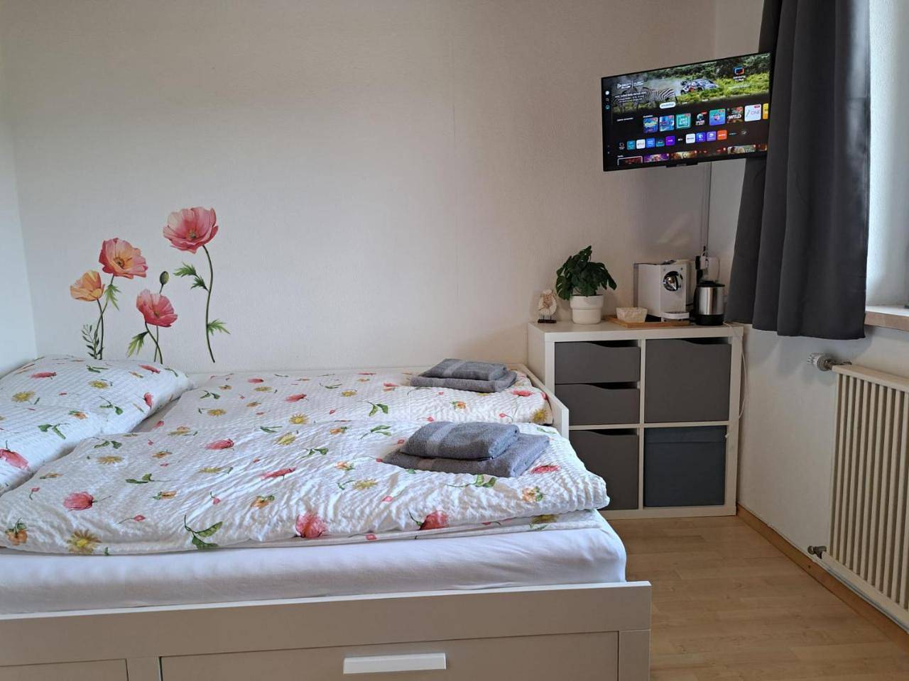 Ganze Wohnung, Ferienwohnung mit Küche & kleines Gästezimmer Lisi ohne Küche im Obergeschoß - 2 separate Einheiten - nahe Salzburg, ideal für Familien & Durchreise in Kuchl, Tennengau