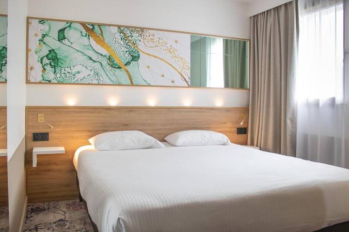 Hôtel pour 2 personnes, avec terrasse ainsi que jardin et piscine à Saint-Sylvain-d'Anjou