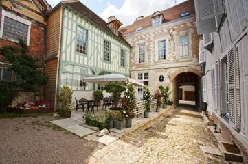 Cottage pour 4 personnes, avec terrasse, animaux acceptés à Troyes