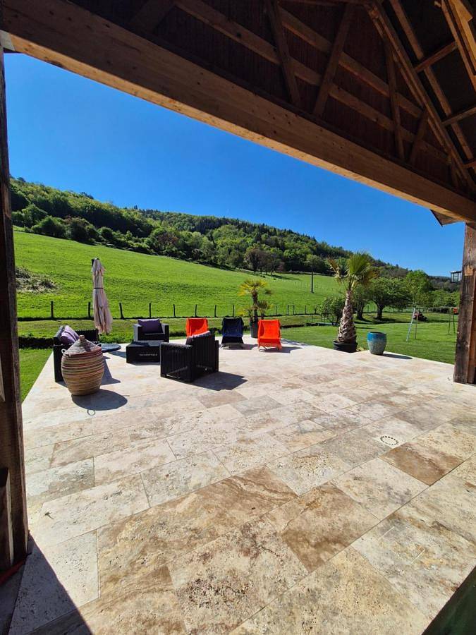 Location de vacances pour 10 personnes, avec vue ainsi que jardin et piscine, animaux acceptés à Ornans - 4