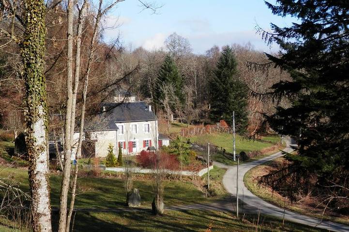 Gîte pour 8 personnes, avec terrasse et jardin - 1