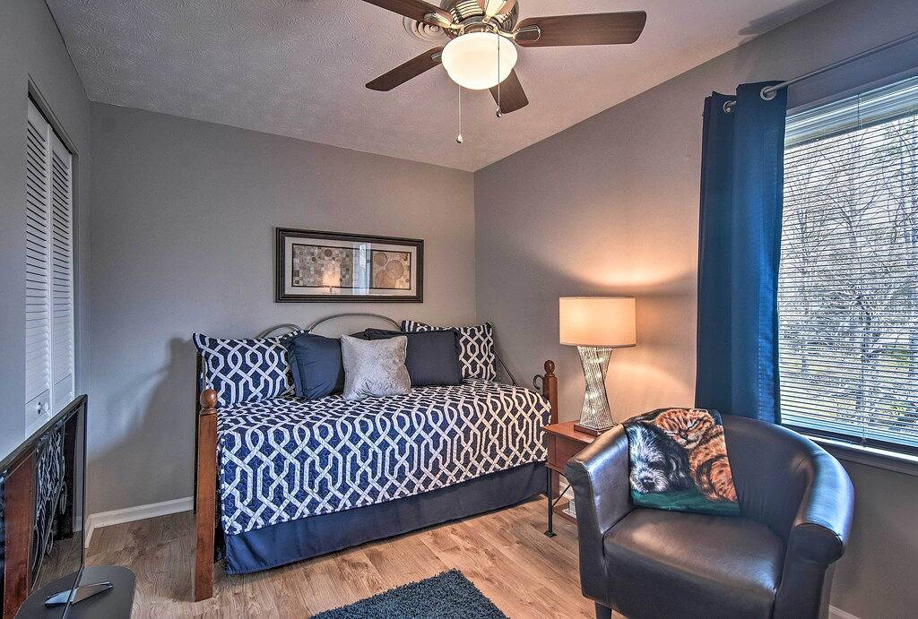 Ganze Wohnung, Neu-aktualisierte Wohnung, zu Fuß in die Innenstadt von Hendersonville in Hendersonville, Henderson County (NC)