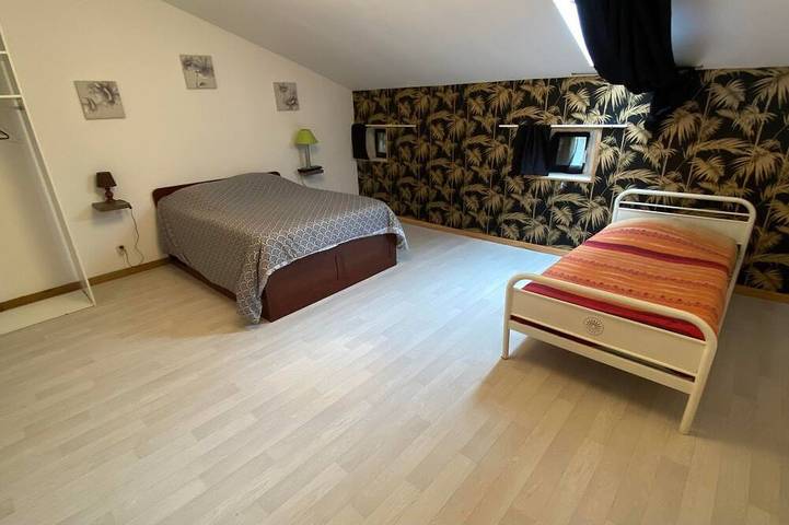 Location de vacances pour 5 personnes, avec jacuzzi et piscine, animaux acceptés à Savigné - 4