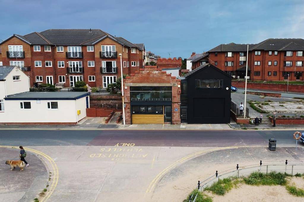 Entire apartment, Two-Bedroom Apartment in Merseyside