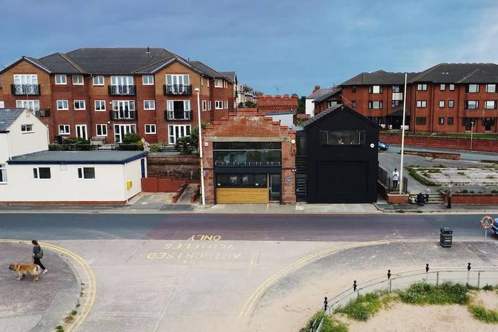 Apartment for 6 people, with Terrace and View in Wirral