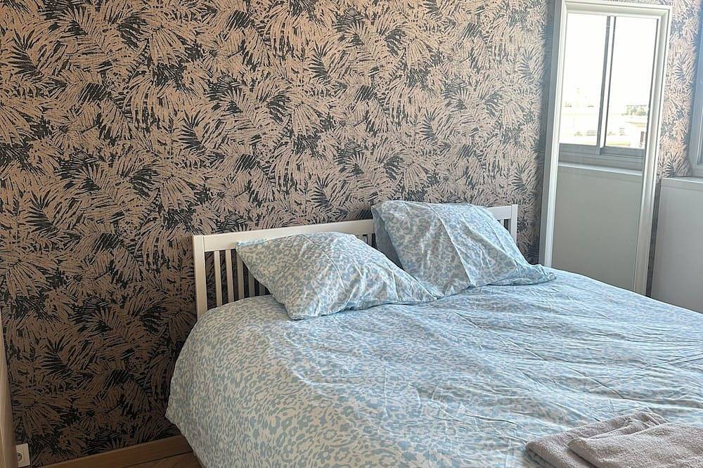 Entire apartment, Cocon Azur 4 bedrooms 2 bathrooms panoramic sea view close to the beach in Nice (France), Nice region