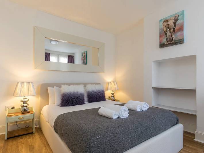 Ganze Wohnung, Super Chic Apartment in Beautiful Sunninghill - Pass the Keys in Berkshire