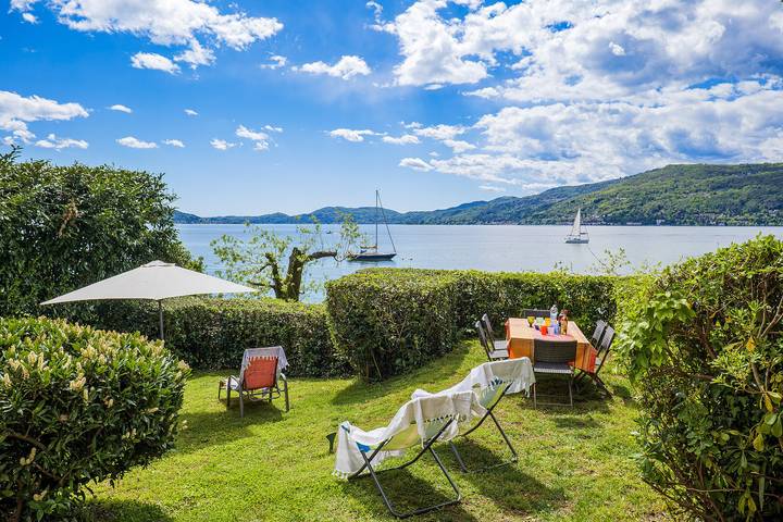Villa für 8 Personen, mit Seeblick und Garten sowie Terrasse und Ausblick, mit Haustier am Lago Maggiore - 4
