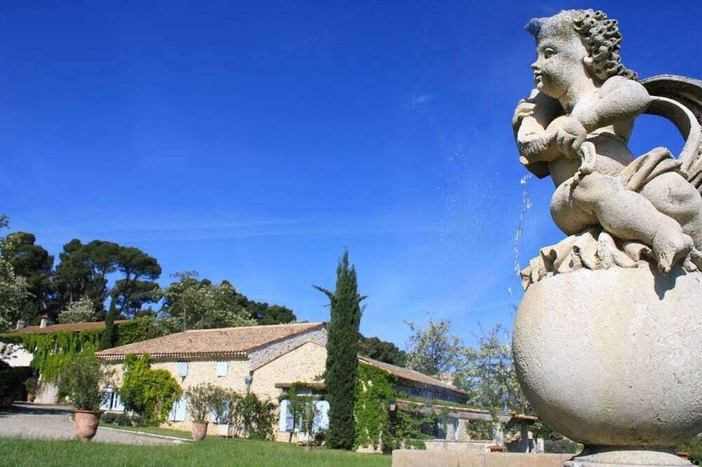 Gîte Baccarat, Domaine La Fourcade, Authentique et ancienne propriété in Capestang, Côte méditerranéenne (France)