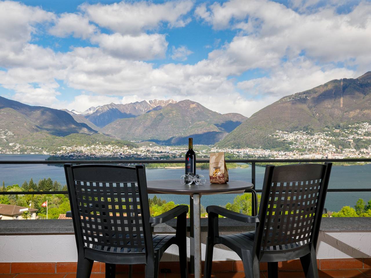 Ganze Wohnung, Residence Miralago (Utoring) Apt.A10 in Piazzogna, Gambarogno