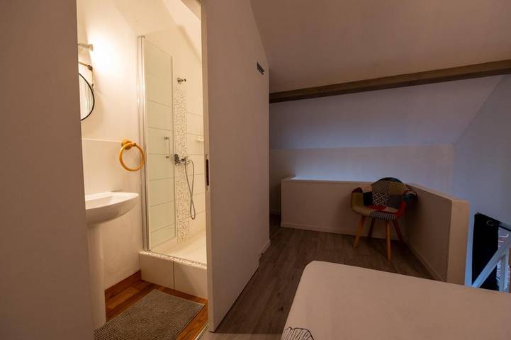 Location de vacances pour 8 personnes, avec vue ainsi que balcon et jardin à Plessé - 4