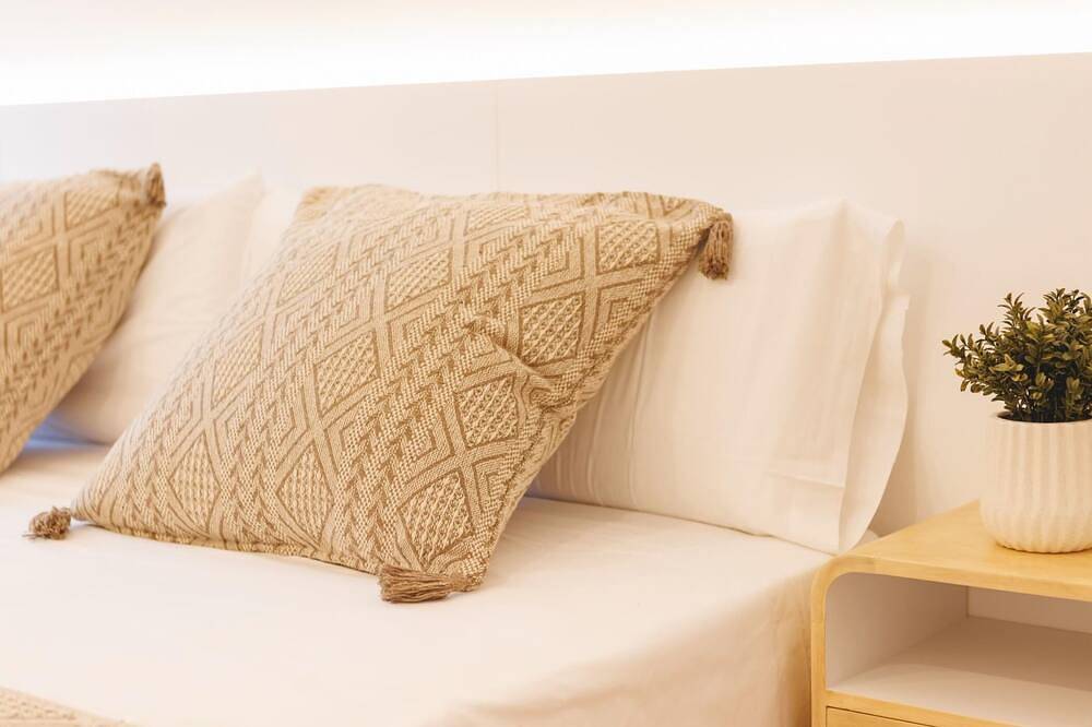 Entire apartment, Devesa - Holiday Apartment Rental in Girona | Bravissimo in Girona, Gironès