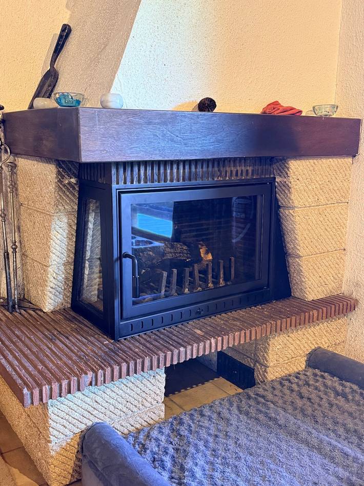 Chalet 'Des Charmes' avec vue sur les montagnes, terrasse privée et Wi-Fi in Thollon-les-Mémises, Région de Thonon-les-Bains