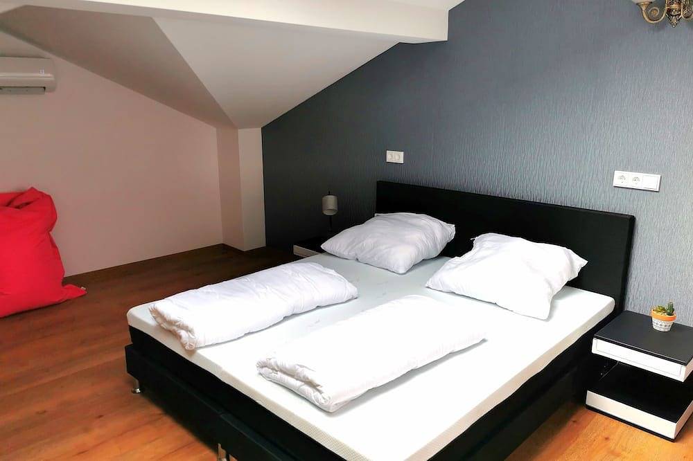 Ganze Wohnung, Moderne 3 Zimmer Dachgeschoss Wohnung im Herrenhaus Henriettenhof in Cismar, Grömitz